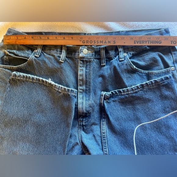 - Wrangler Men’s Relaxed Fit Medium Wash Blue Jeans Size 44x30 - Picture 3 of 7